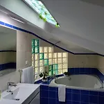 Attic Bay Апартаменты Камара-де-Лобуш