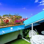 Attic Bay Апартаменты