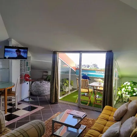 Attic Bay - Cozy With Sea View