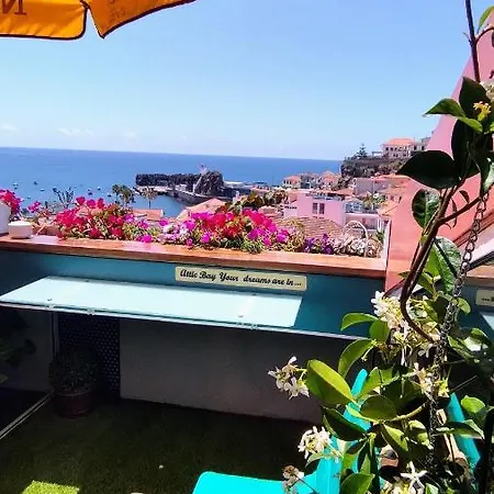 Attic Bay - Cozy With Sea View