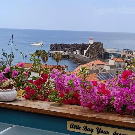 Attic Bay - Cozy With Sea View 公寓