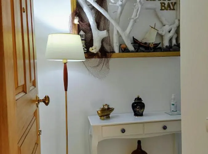 Attic Bay Апартаменты