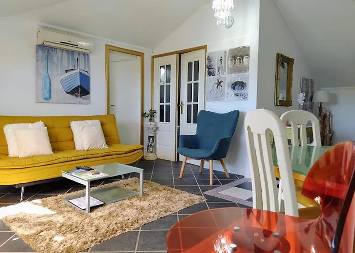 Апартаменты Attic Bay