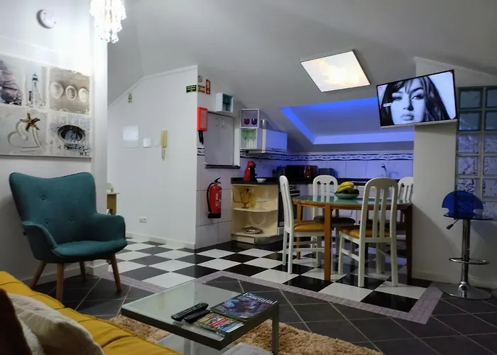 Apartment Attic Bay *