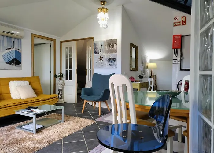 Attic Bay * Камара-де-Лобуш